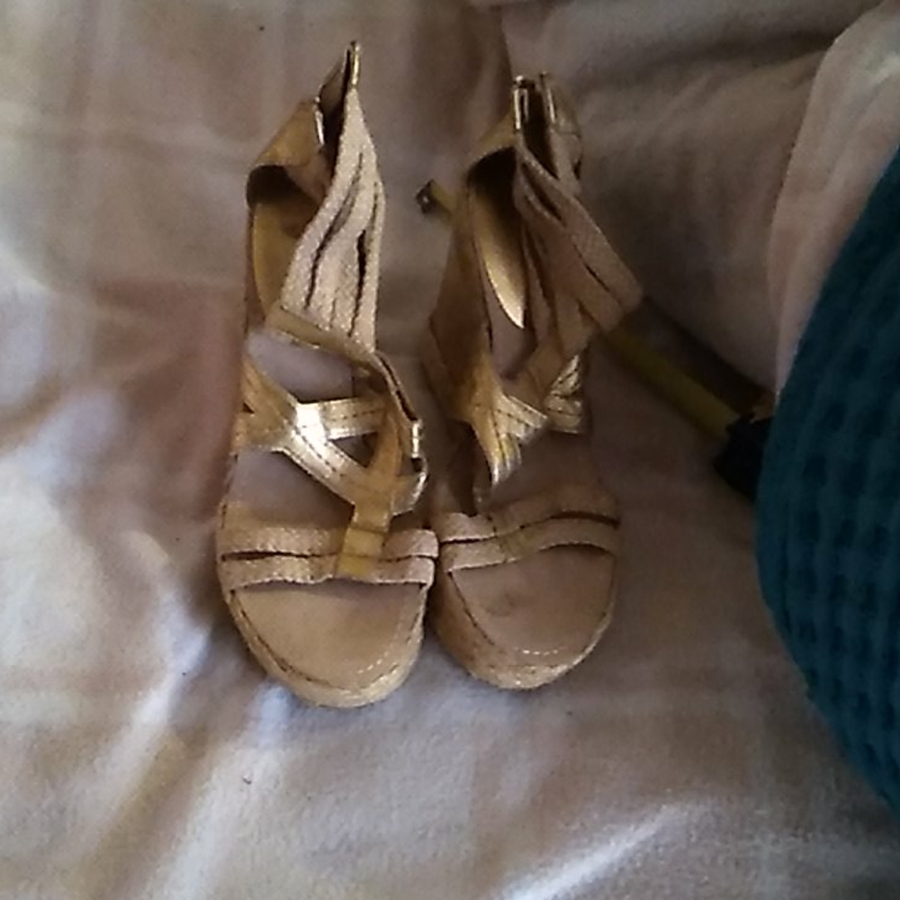 Sandles